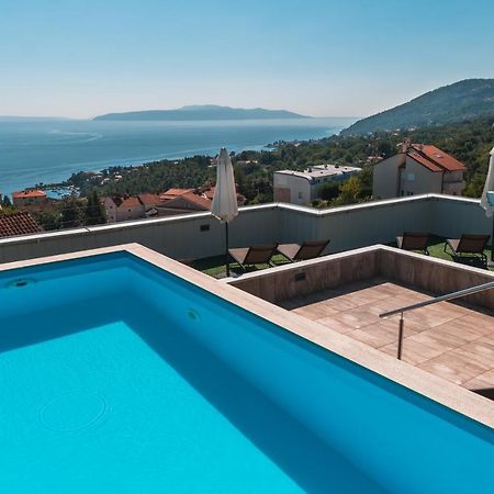 Apartment Lui With Rooftop Swimming Pool Ичичи Экстерьер фото
