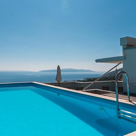 Apartment Lui With Rooftop Swimming Pool Ичичи Экстерьер фото