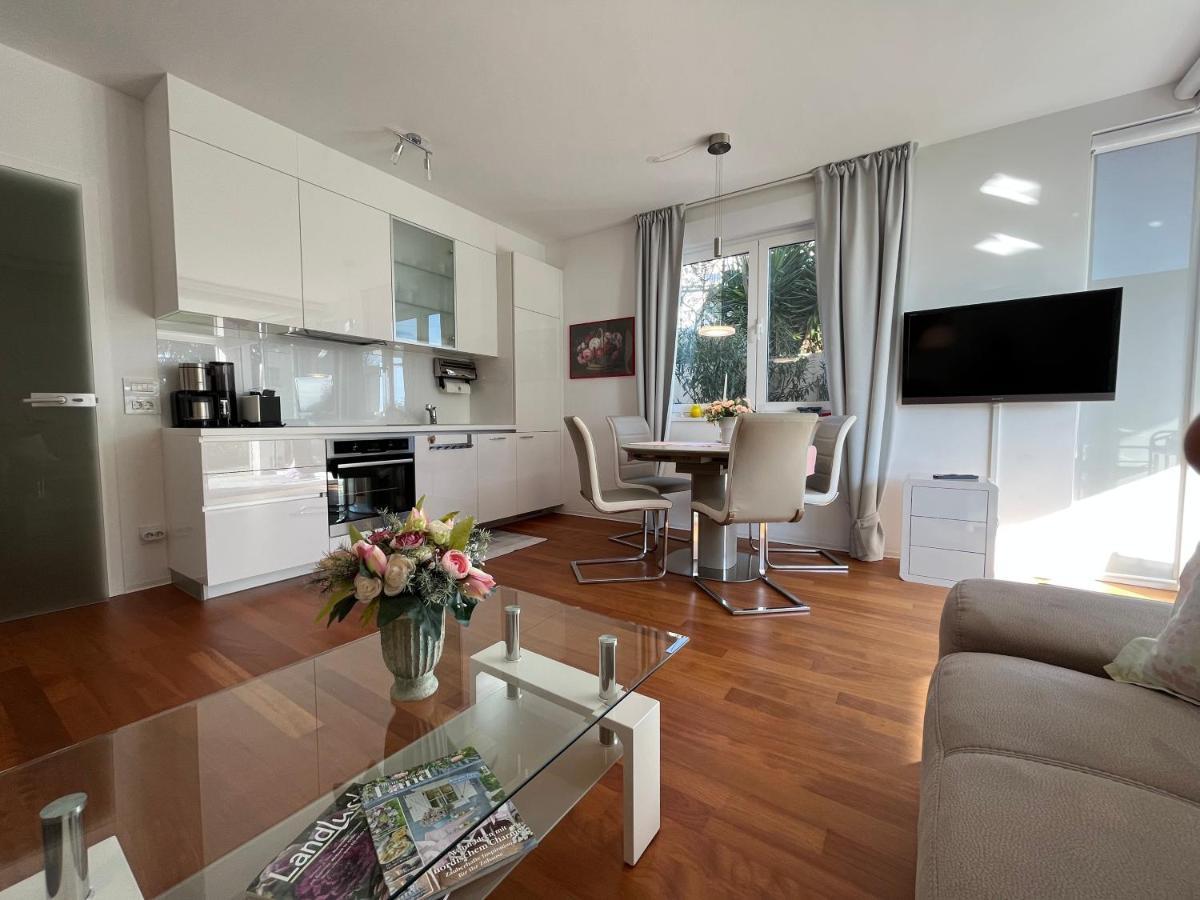 Apartment Lui With Rooftop Swimming Pool Ичичи Экстерьер фото