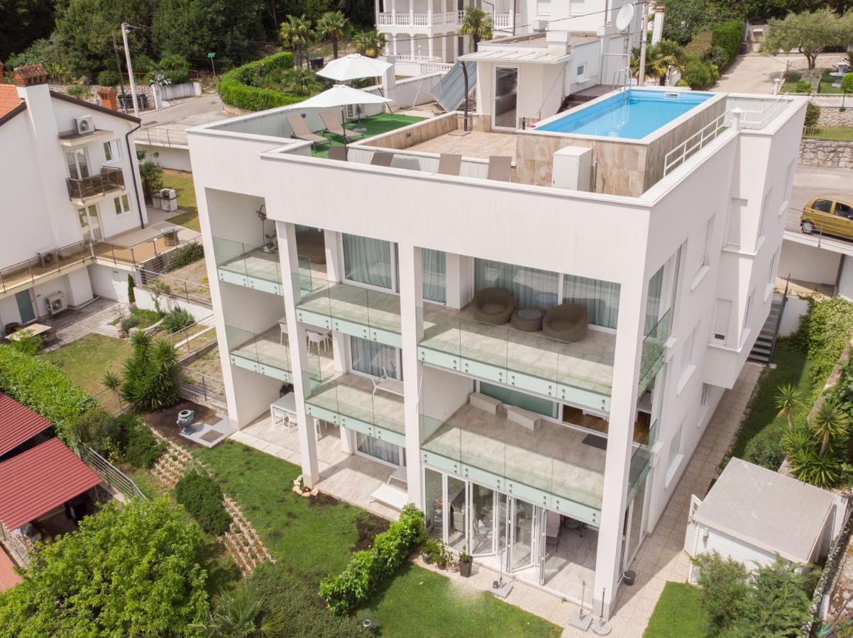 Apartment Lui With Rooftop Swimming Pool Ичичи Экстерьер фото