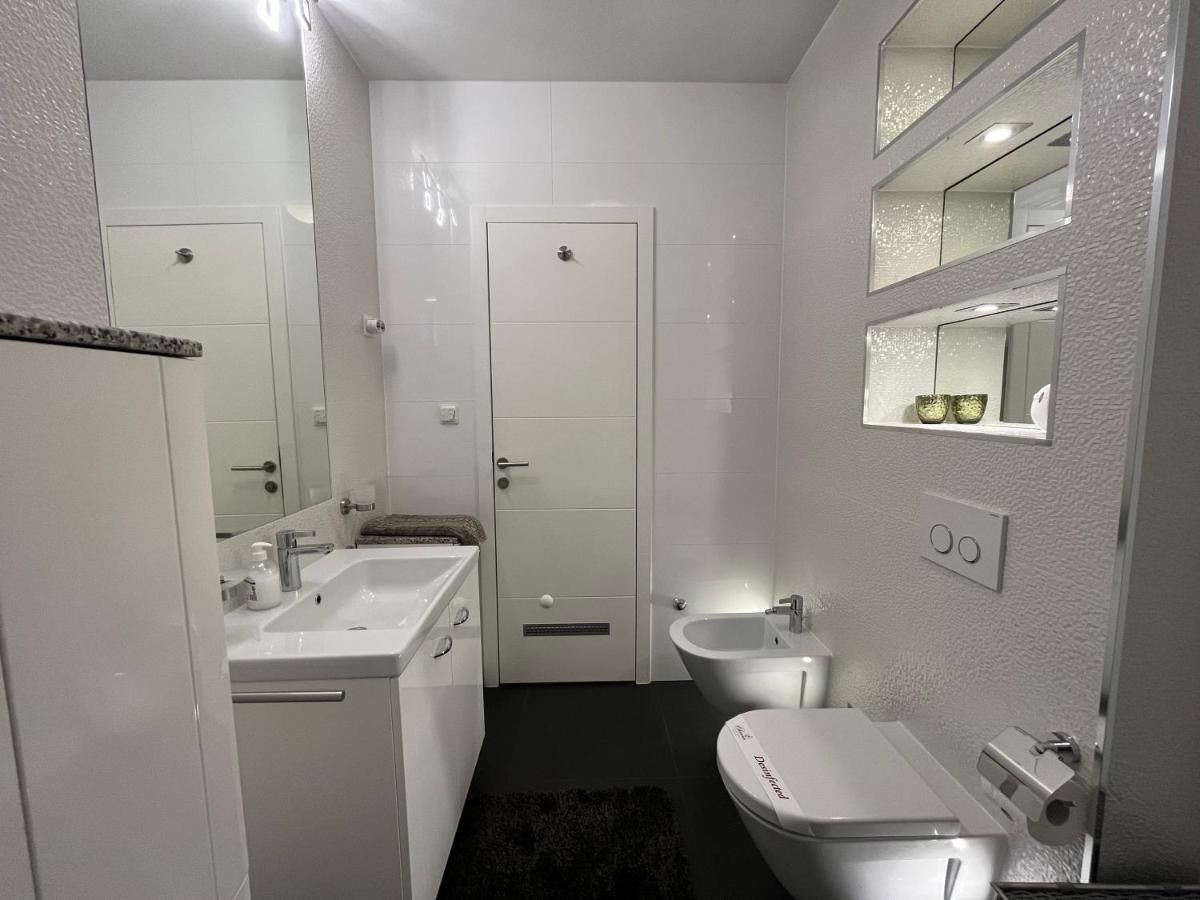 Apartment Lui With Rooftop Swimming Pool Ичичи Экстерьер фото
