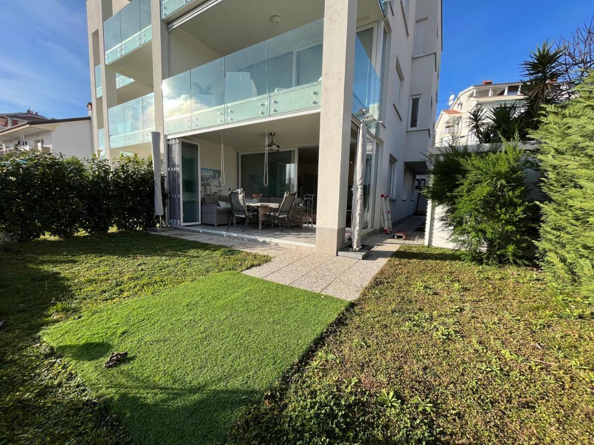 Apartment Lui With Rooftop Swimming Pool Ичичи Экстерьер фото